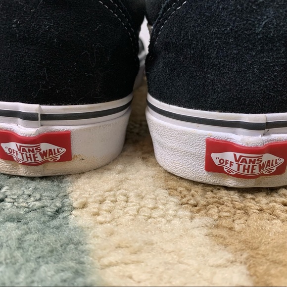 Mens Vans black and white shoes. - Picture 5 of 7